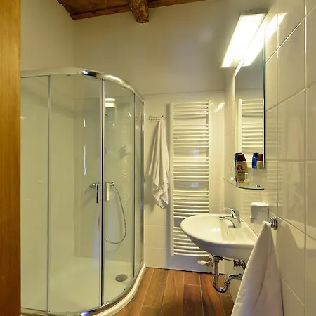 Bano Maria Kastelyszallo Otel Felsomocsolad