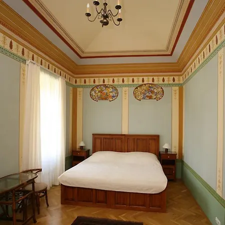 Bano Maria Kastelyszallo Felsomocsolad